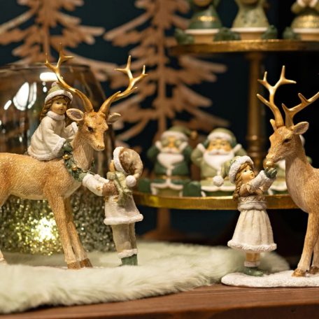 Szarvas figura kislánnyal - 19x21x7 cm