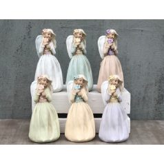 Angyalka fehér ruhában virággal - 16,5 cm