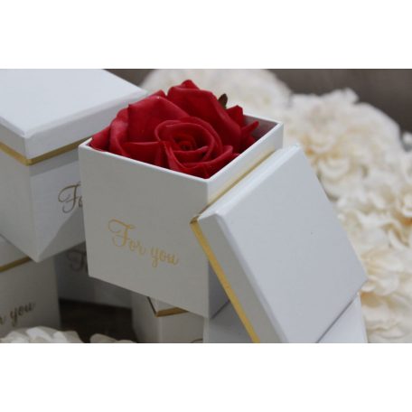 Kocka díszdoboz - Fehér - 8 cm