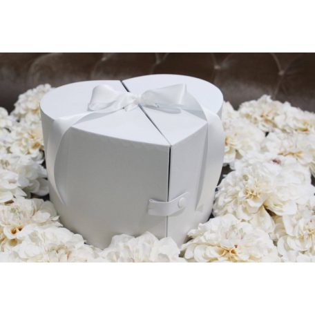 Fehér szív alakú díszdobozok - 24 cm