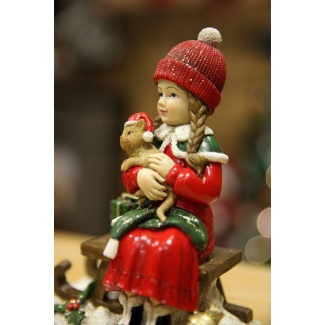 Piros karácsonyi figura lány cicával - 17 cm