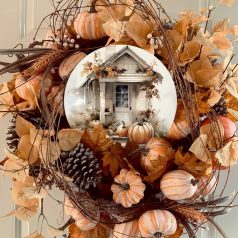   Nyomtatott fa tábla koszorú közép - Fehér-narancs tök házzal - 11,8 cm, 14,8 cm