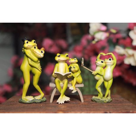 Béka család - dekoratív szobrocska - 17 cm