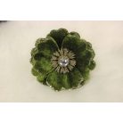 Smaragdzöld bársony magnólia csipeszen - 14 cm 