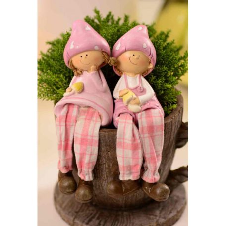 Figura fiú/lány gombasapkás lógólábú - 5x5x9,5 cm 