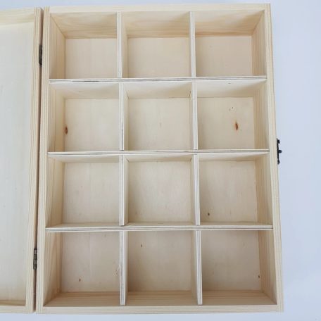 Natúr fa osztott 12 rekeszes doboz - 23x30x9 cm