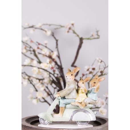 Nyuszi papa gyerekekkel motoron  - 17x7x15 cm - Raktáron