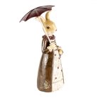Barna ruhás nyuszi figura esernyővel - 21 cm