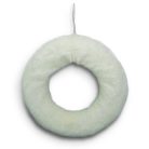 Műszőrmével borított félkoszorú fehér - 25 cm 