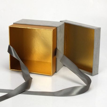 Szürke doboz masnival - 9x12 cm