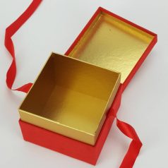 Piros doboz masnival - 12x9 cm 