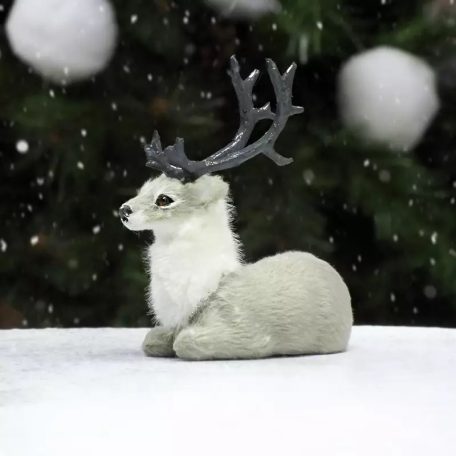 Fekvő szarvas szürke prémium - 10,5 cm