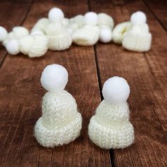 Mini kötött sapka fehér - 5 cm - 12db/csomag