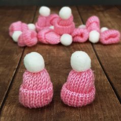 Mini kötött sapka rózsaszín - 5 cm - 12db/csomag