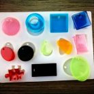 Szilikon öntő- és nyomóforma műgyantához, Fimo-hoz - lapos medálok, 12 féle