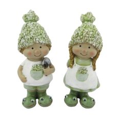   Gyerek fiú, lány , békacsizmában, ásóval álló - 4,5x4x12 cm