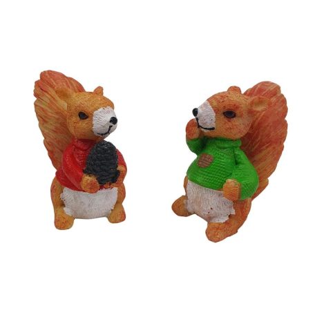Színes pulcsis mókus figura - 7,5 cm